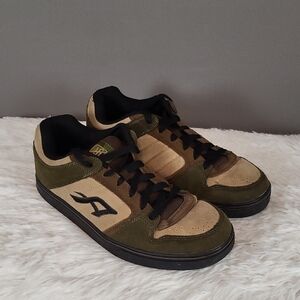 Vintage AirSpeed Skate Shoes Mid-2000's, Vintage Y2K Style, Men's 9.5 US